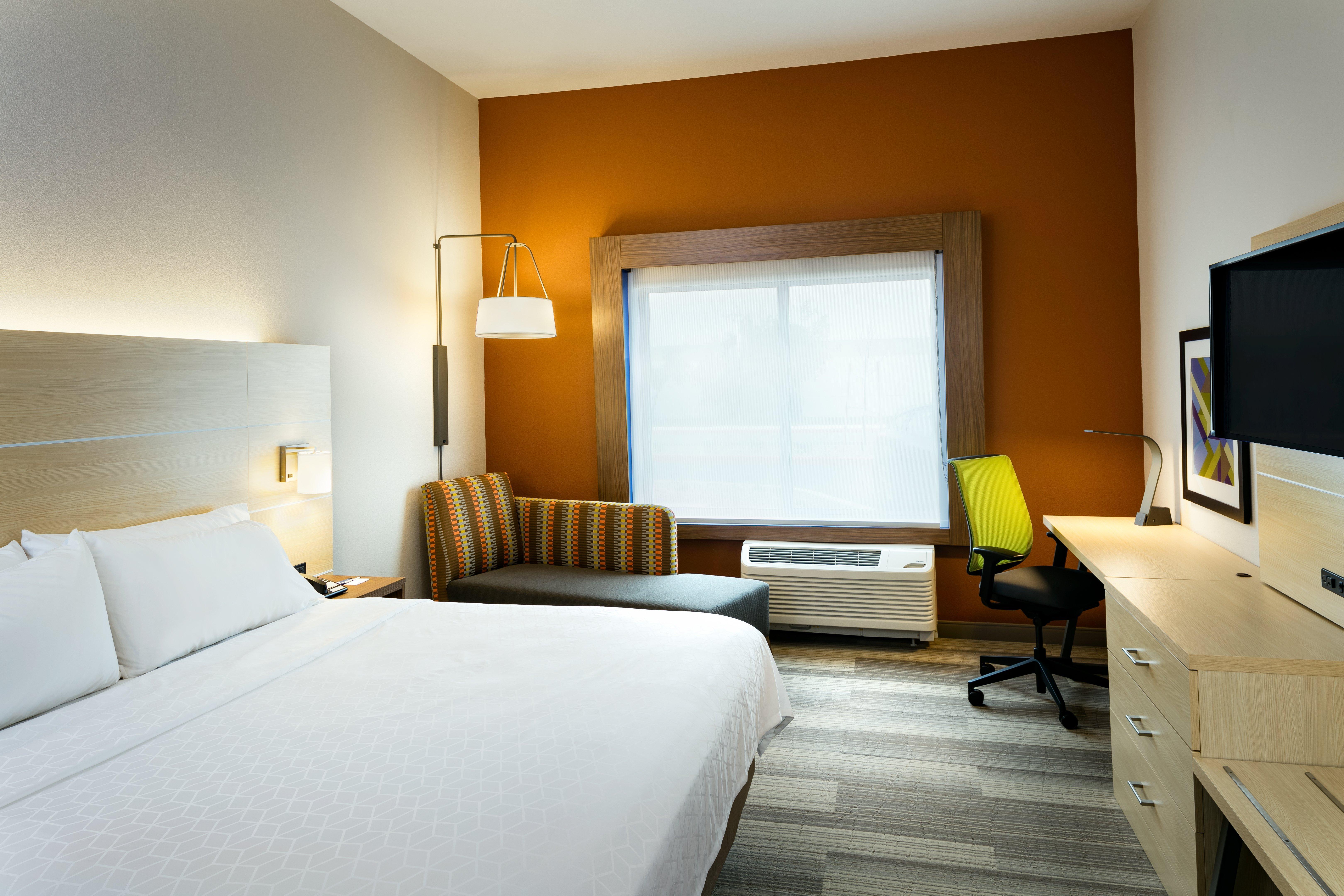 Holiday Inn Express & Suites - Medford By Ihg Eksteriør bilde