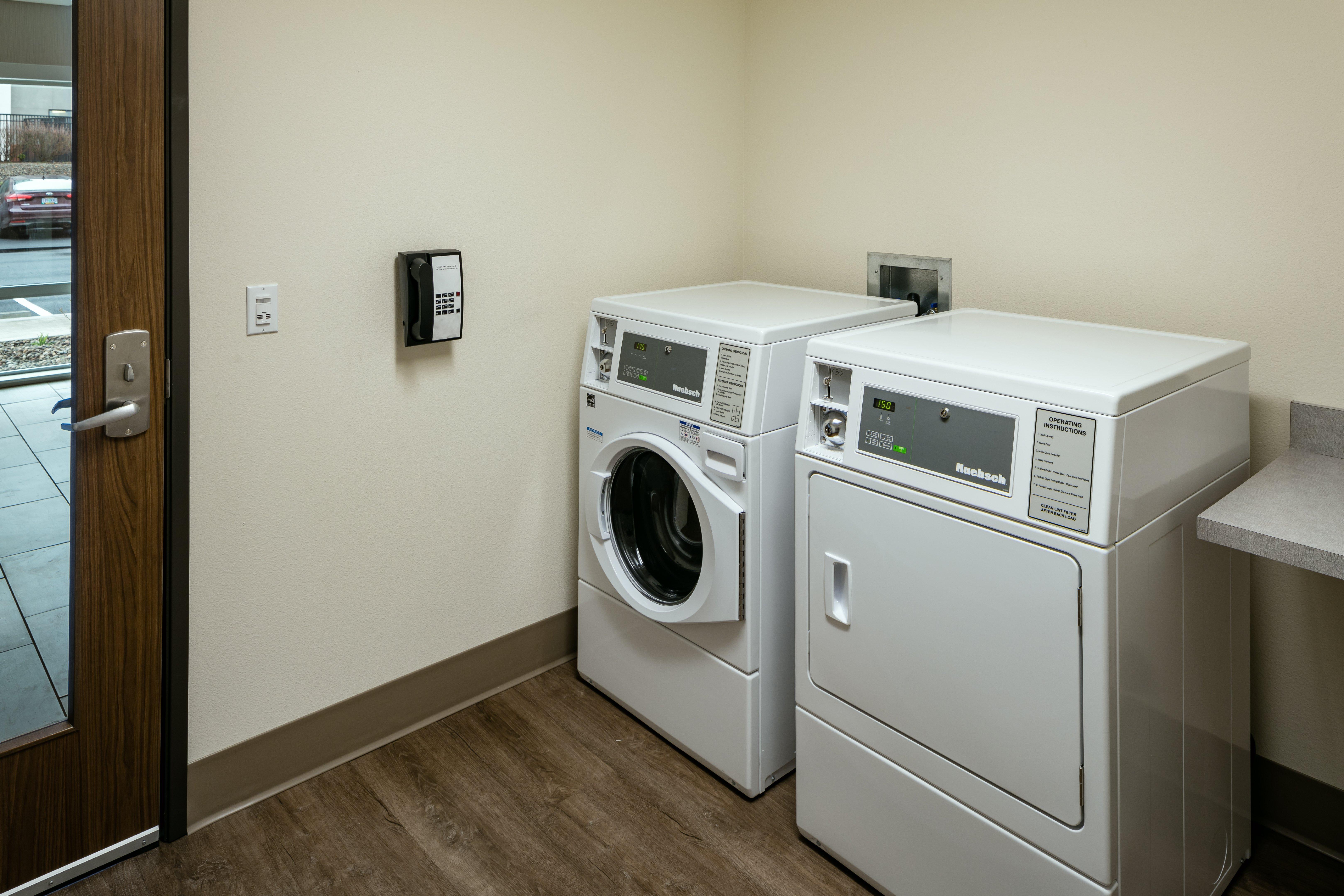 Holiday Inn Express & Suites - Medford By Ihg Eksteriør bilde